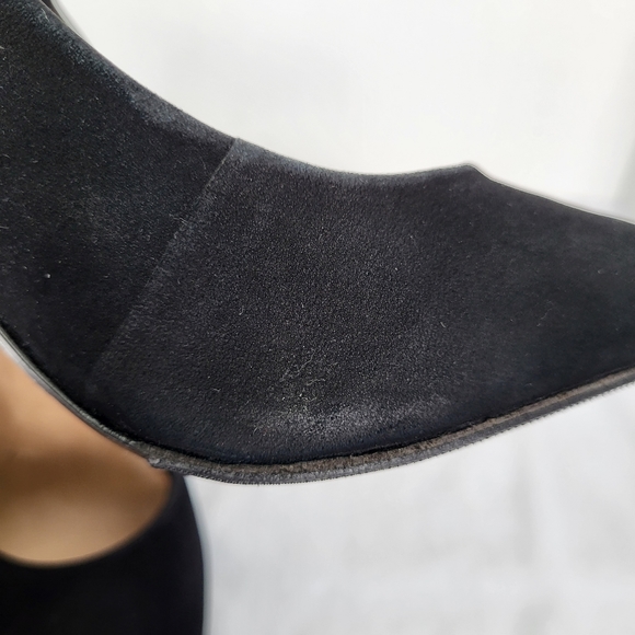 Schultz black suede block heel rounded toe slip on heels. Size 10B - Picture 12 of 16